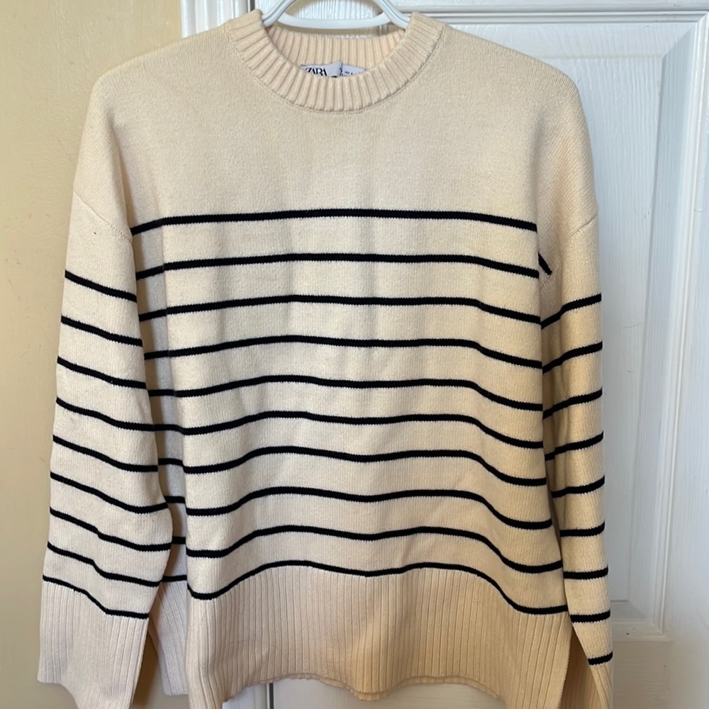 ZARA size small sweater